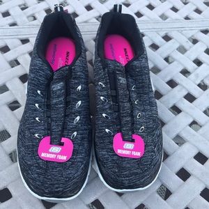 Skechers Elite Memory Foam Sneaker -SZ 8 wide fit